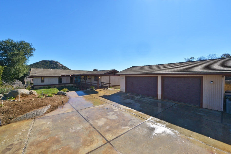 15354 Paso Robles Place, Valley Center, CA 92082