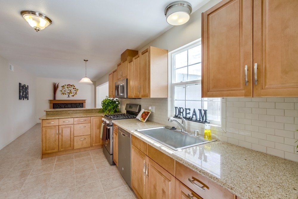 262 Joannie Way, Vista, CA 92083
