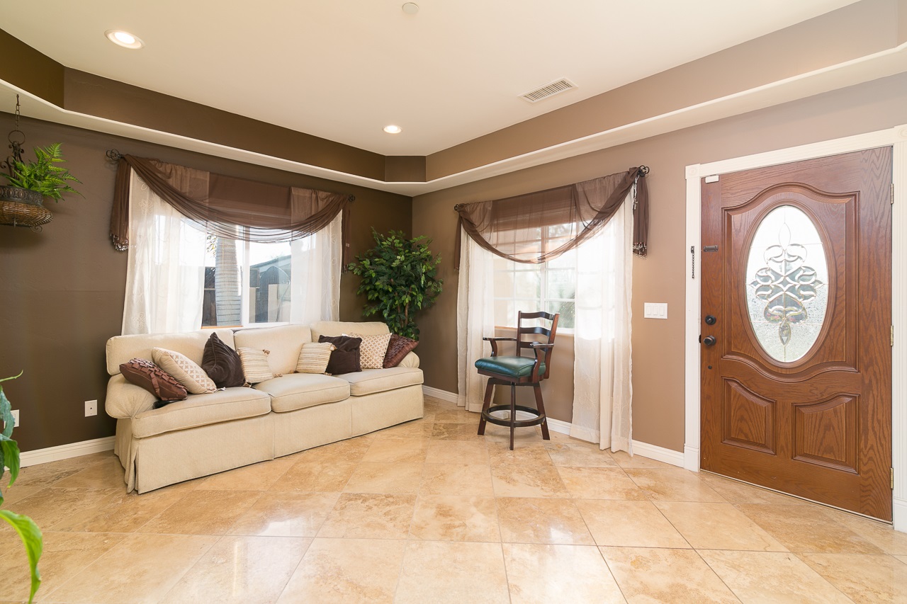 804 Berkeley Way, Vista, CA 92084