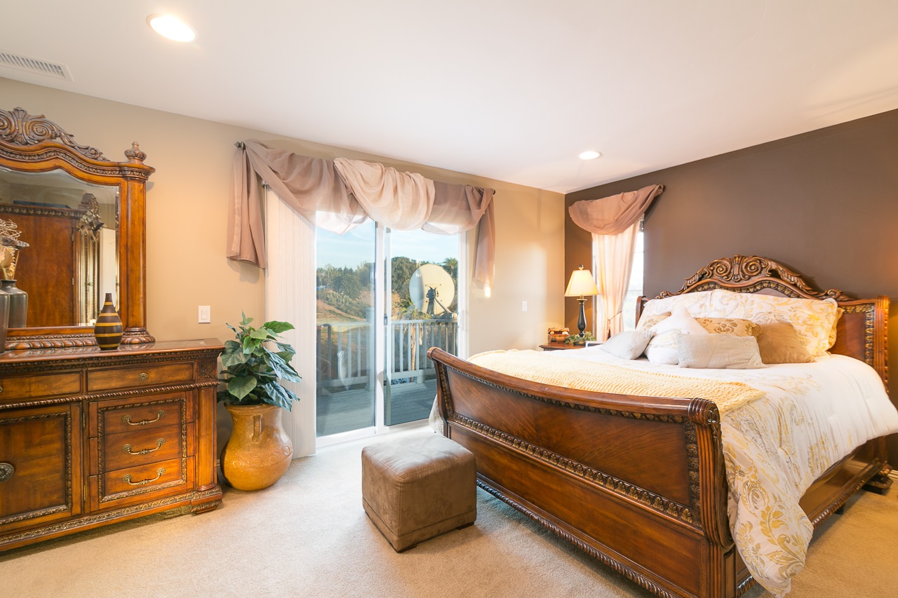 804 Berkeley Way, Vista, CA 92084