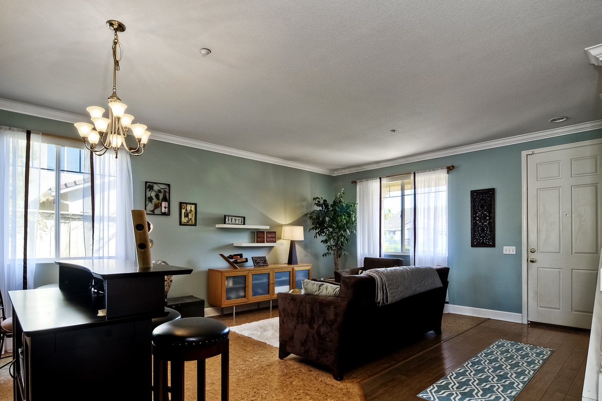 1884 Autumn Ln., Vista, CA 92084