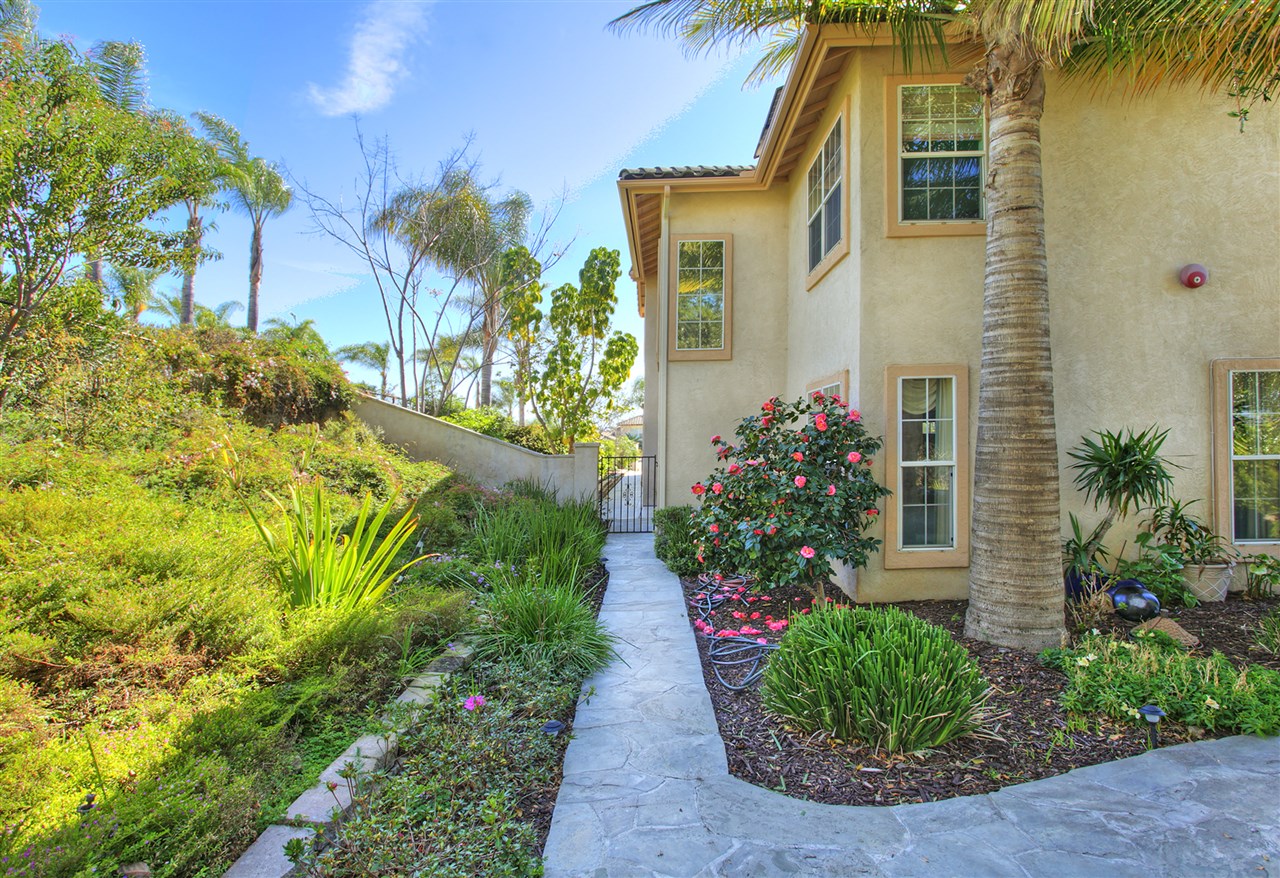 1926 Golden Hill Drive, Vista, CA 92084