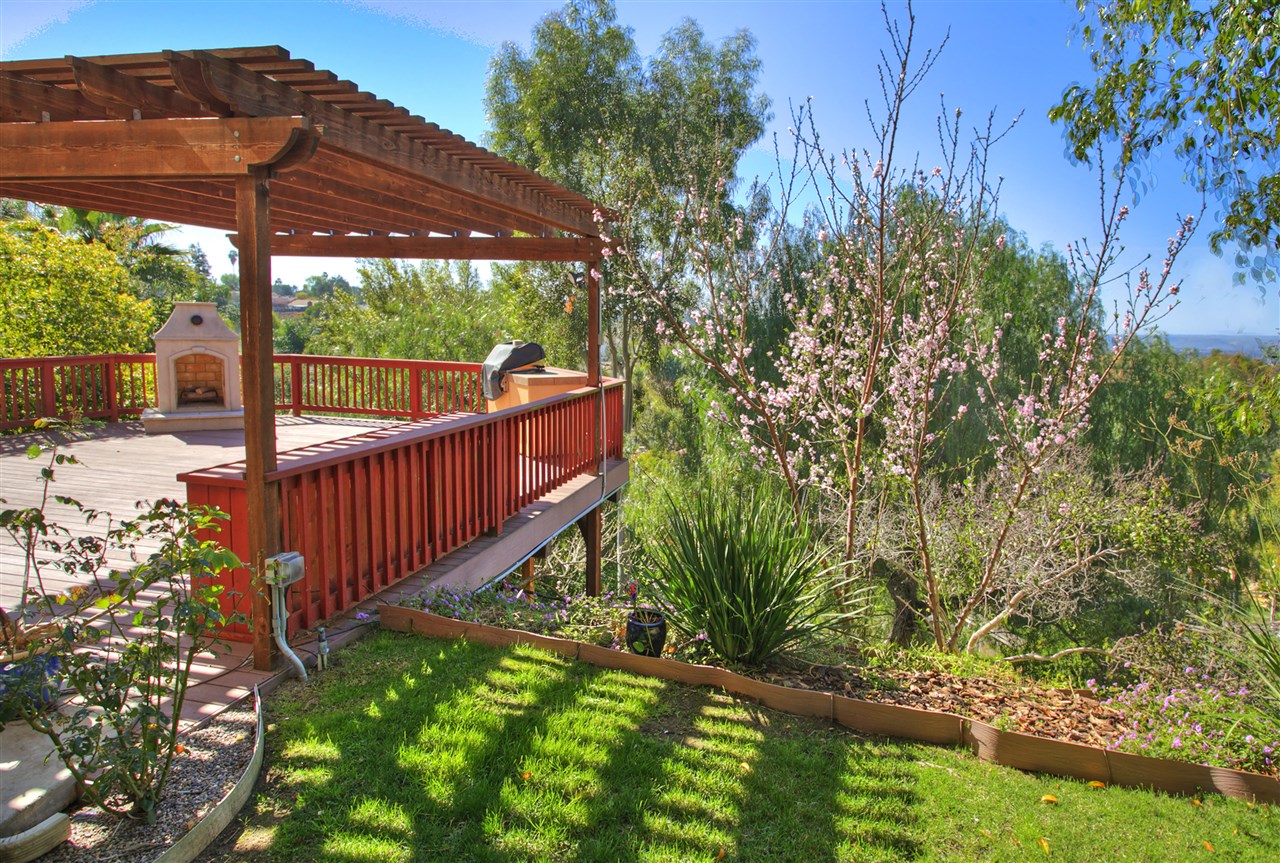 1926 Golden Hill Drive, Vista, CA 92084