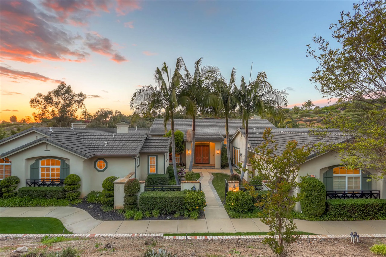 7074 Calle Portone