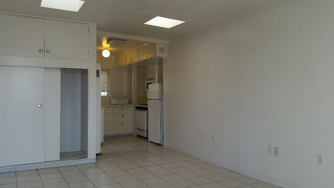 4636 1/2 Narragansett, San Diego, CA 92107