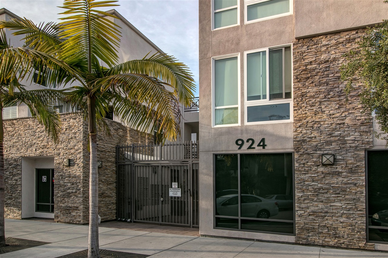 924 Hornblend St, San Diego, CA 92109