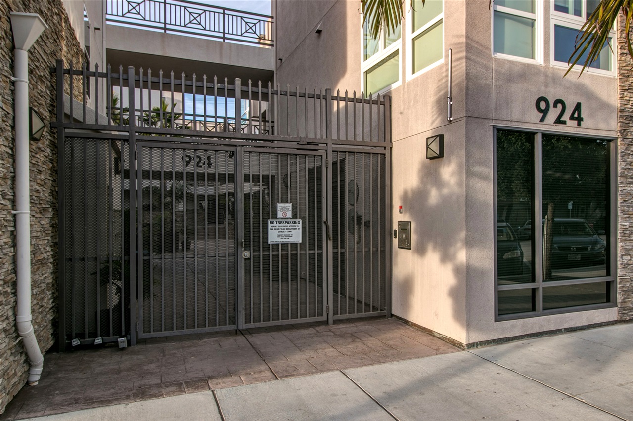 924 Hornblend St, San Diego, CA 92109