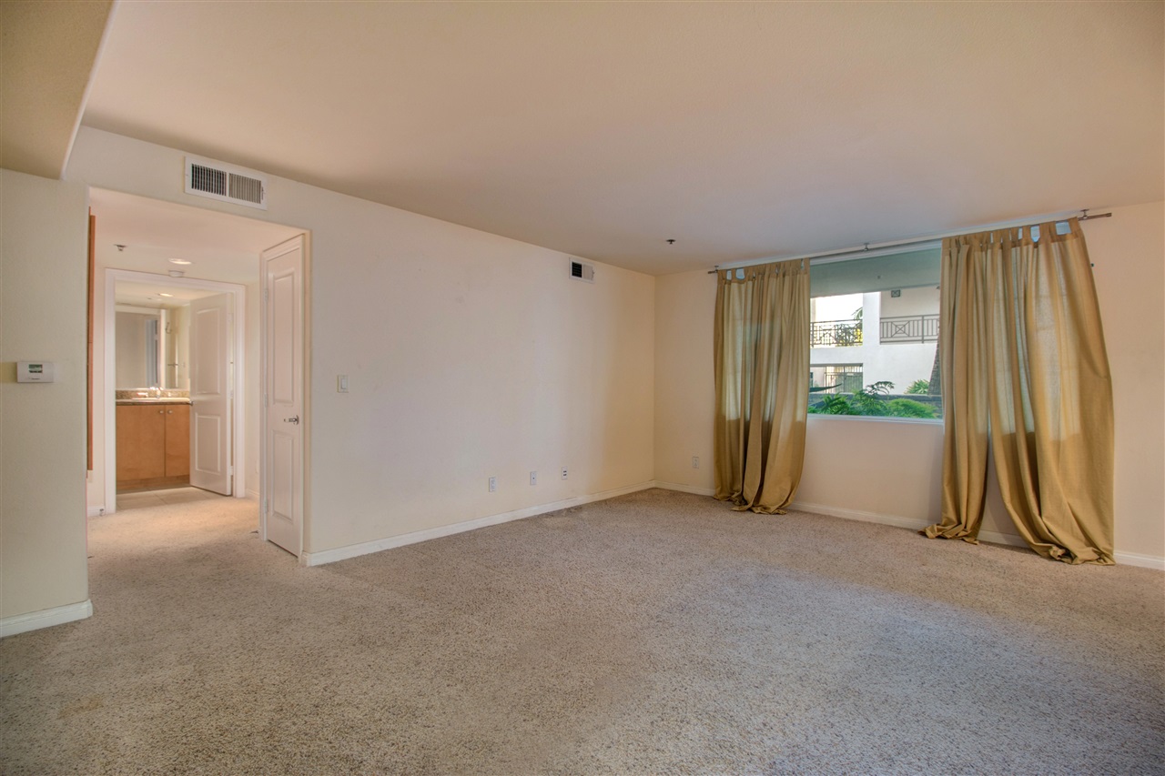 924 Hornblend St, San Diego, CA 92109
