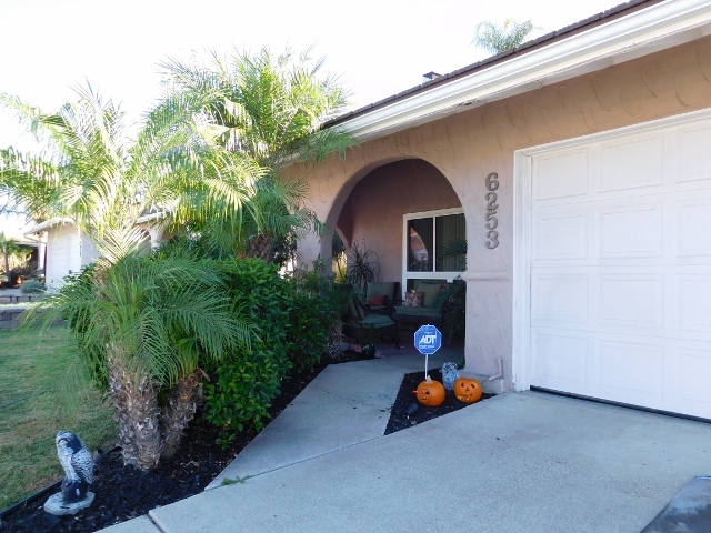6253 Lake Athabaska Place, San Diego, CA 92119