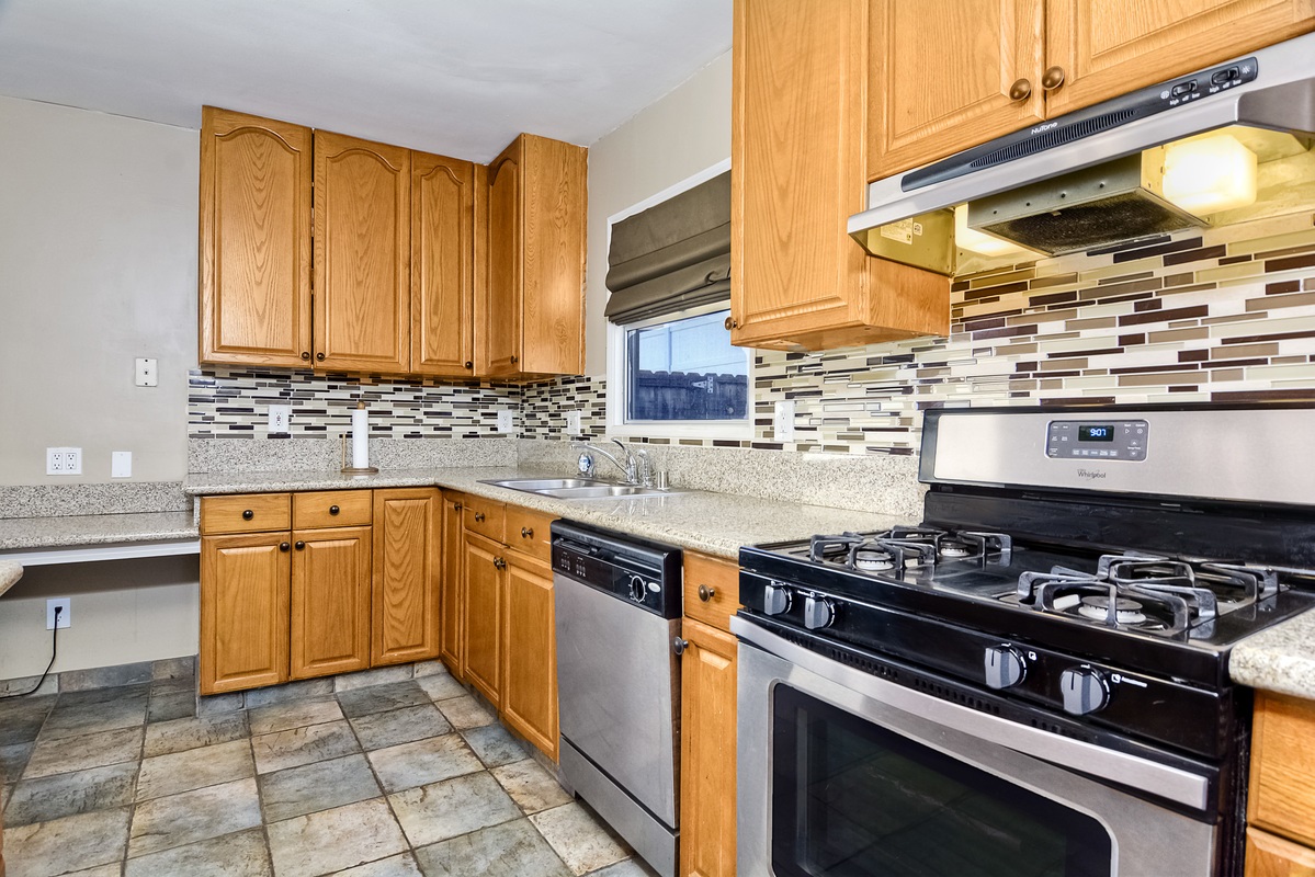 5711 Waring Rd, San Diego, CA 92120