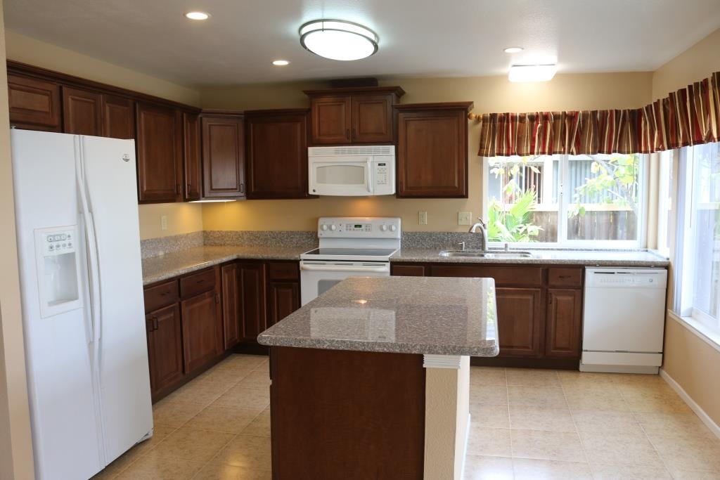 8484 Calle Morelos, San Diego, CA 92126