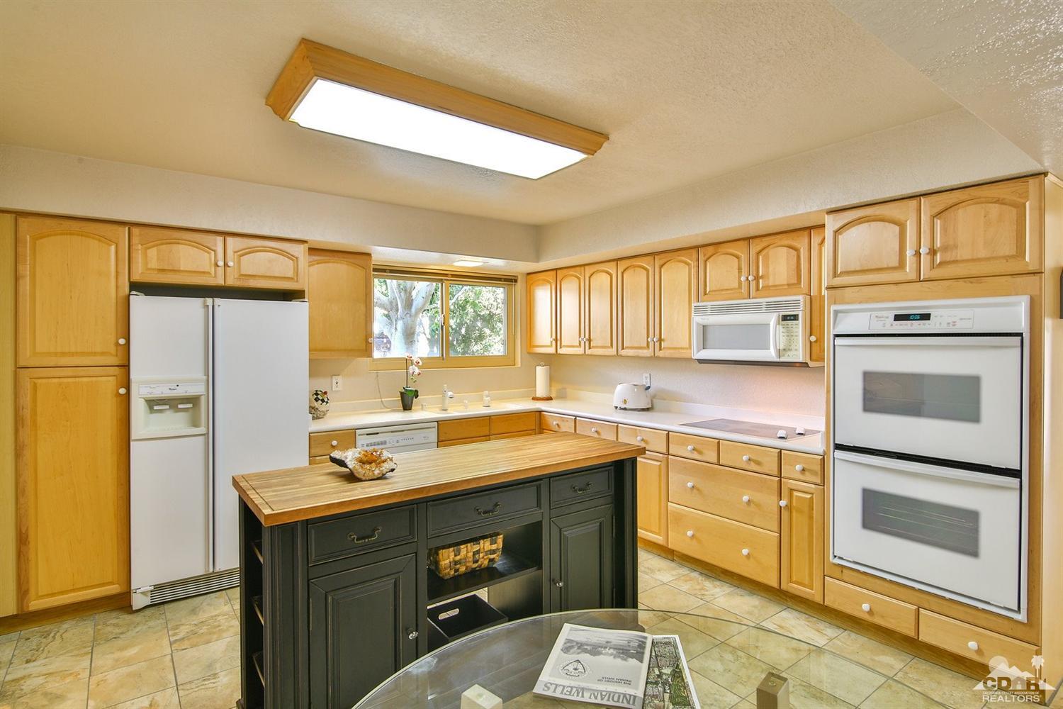 45670 Navajo Road, Indian Wells, CA 92210