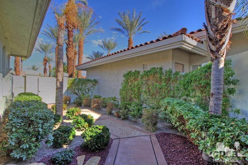 745 Red Arrow Trail, Palm Desert, CA 92211
