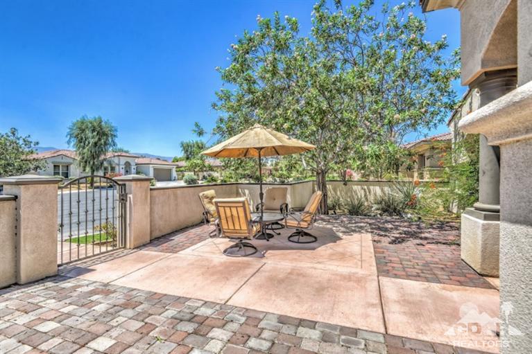 118 Cascada Court, Palm Desert, CA 92211