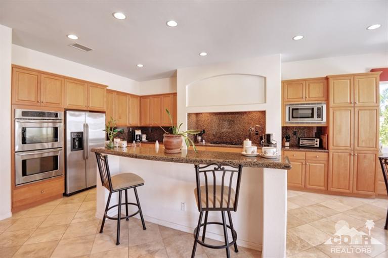 118 Cascada Court, Palm Desert, CA 92211