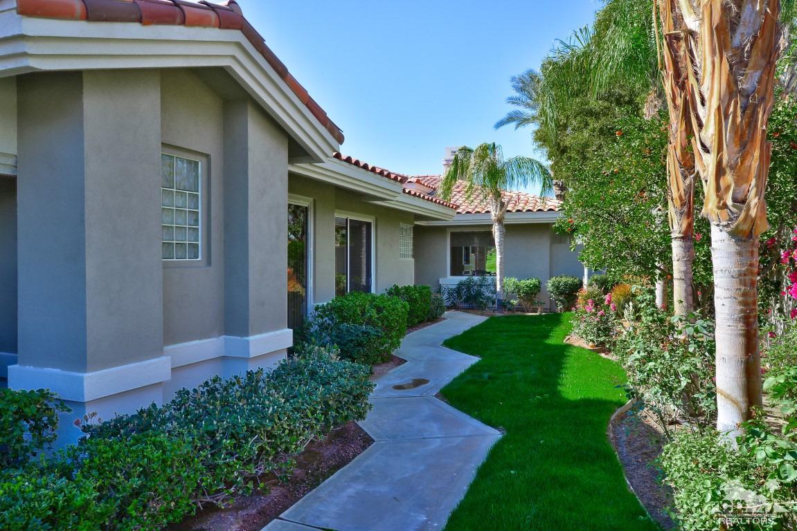 221 Arrowhead Dr Drive, Palm Desert, CA 92211
