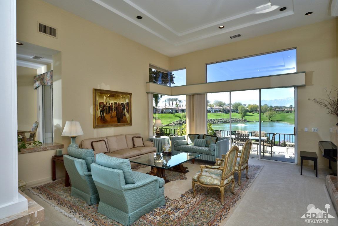 221 Arrowhead Dr Drive, Palm Desert, CA 92211