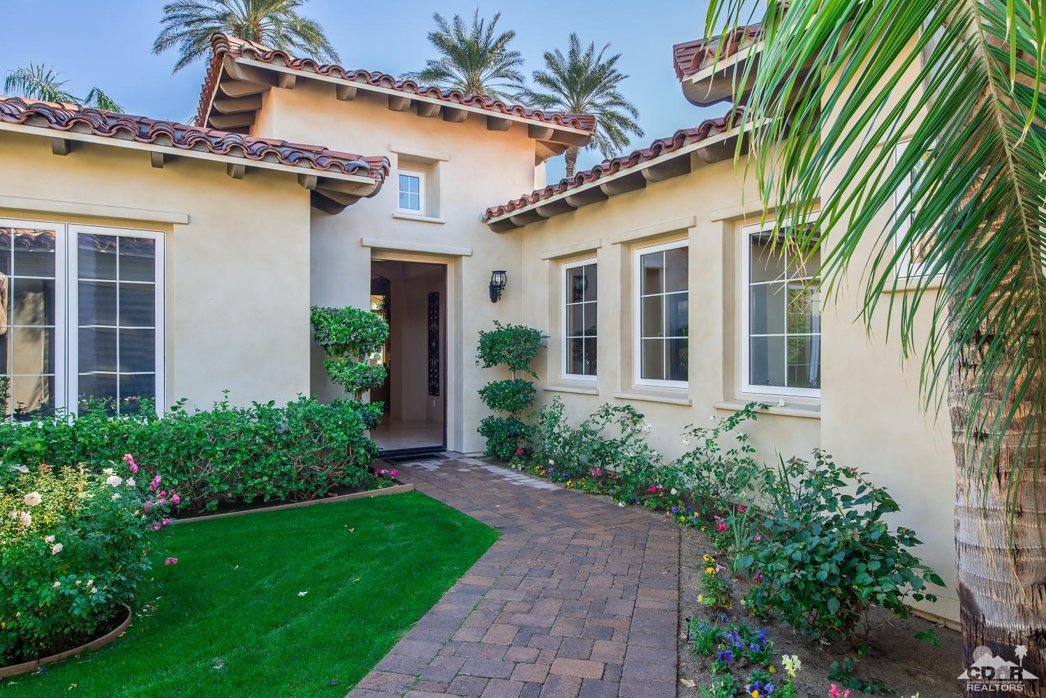 56738 Palms Drive, La Quinta, CA 92253
