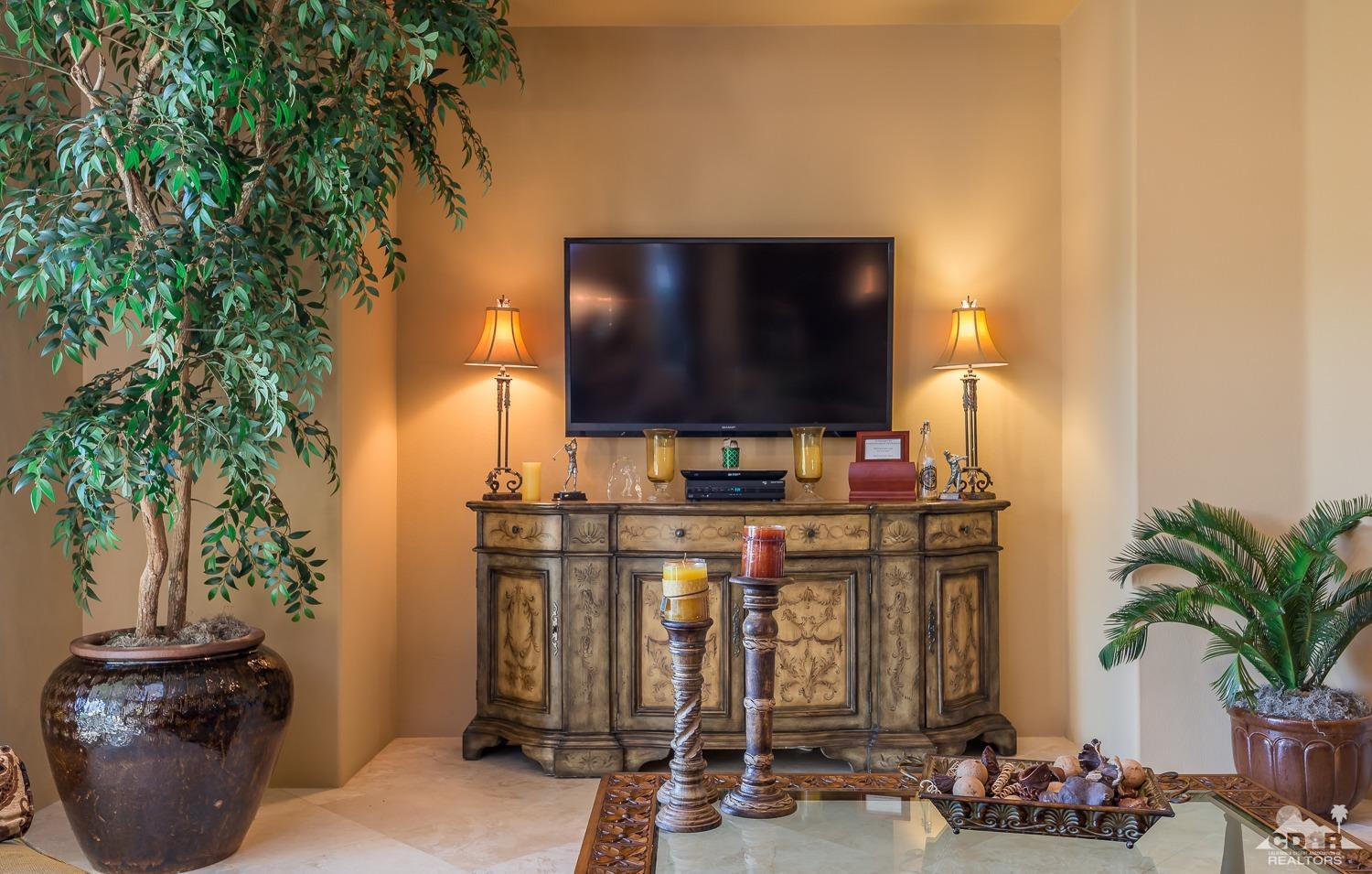 56738 Palms Drive, La Quinta, CA 92253