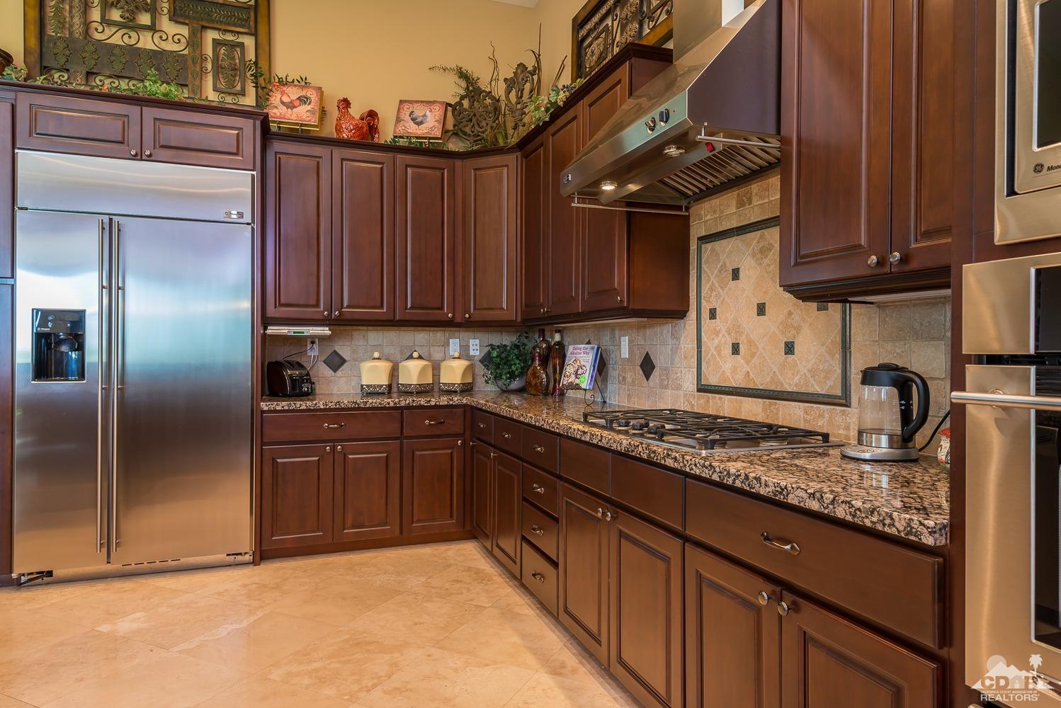 56738 Palms Drive, La Quinta, CA 92253