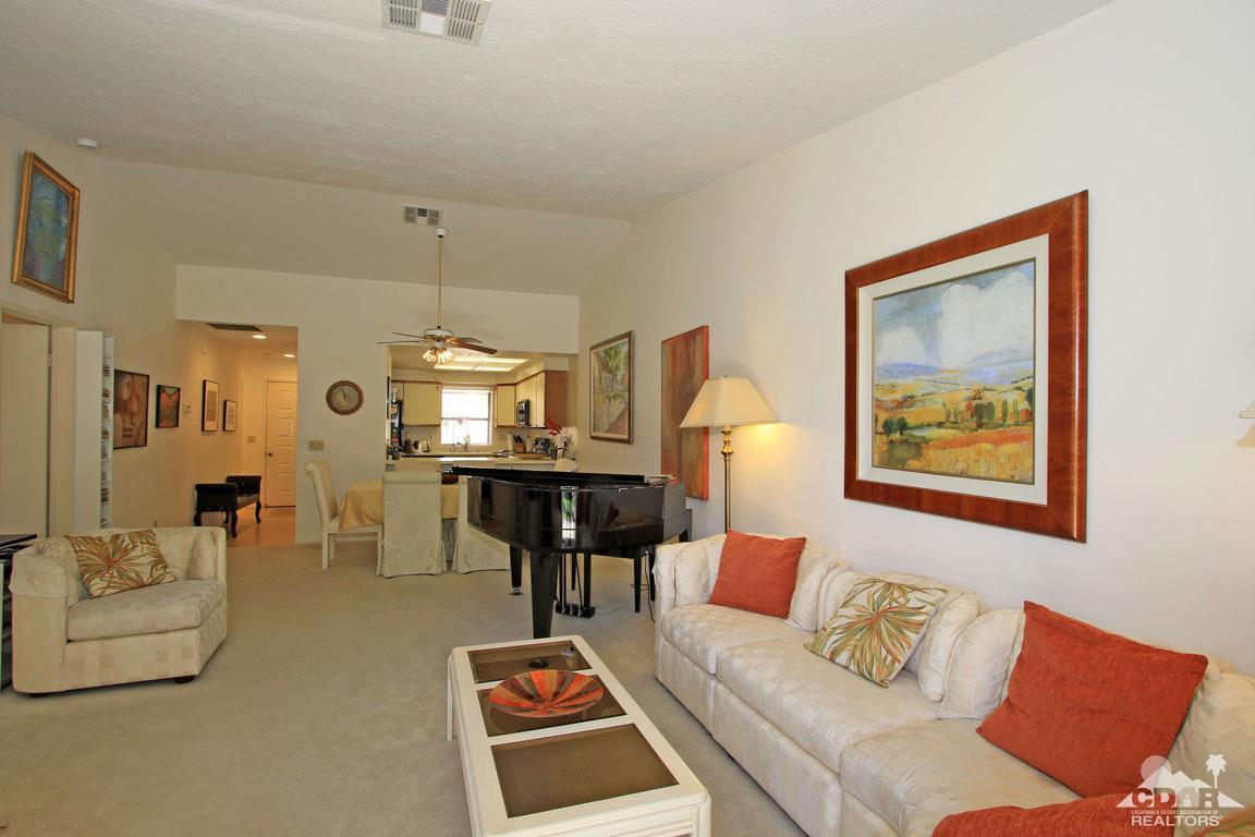 604 Woodcrest Lane East, Palm Desert, CA 92260