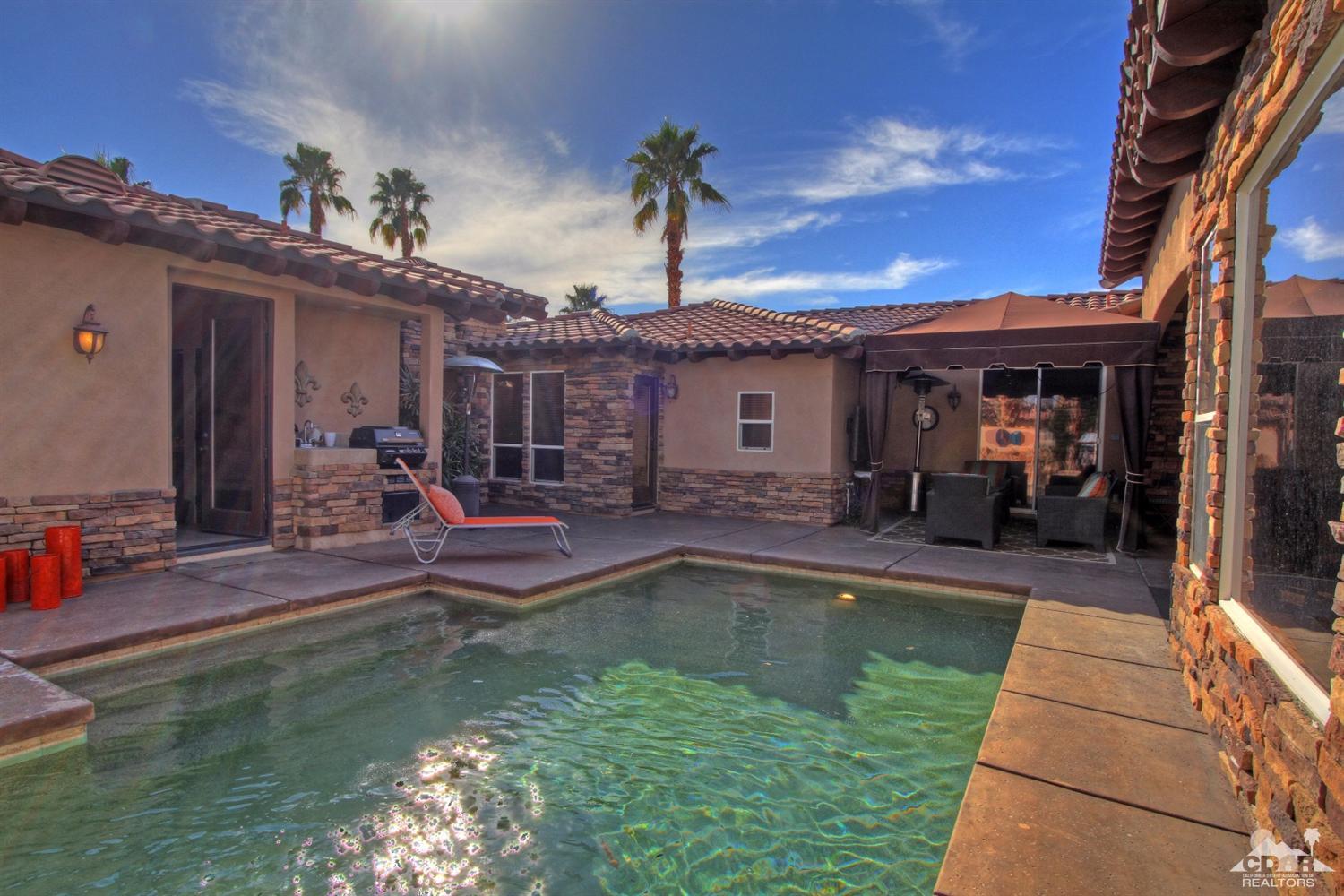 32 Via Amormio, Palm Desert, CA 92260