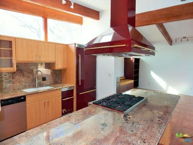 890 East SUNAIR Road, Palm Springs, CA 92262
