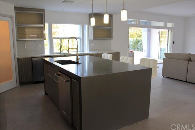 2010 North Sunrise Way, Palm Springs, CA 92262