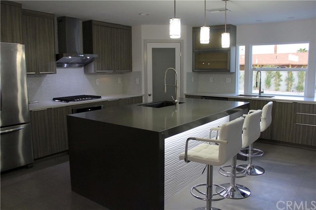 2010 North Sunrise Way, Palm Springs, CA 92262