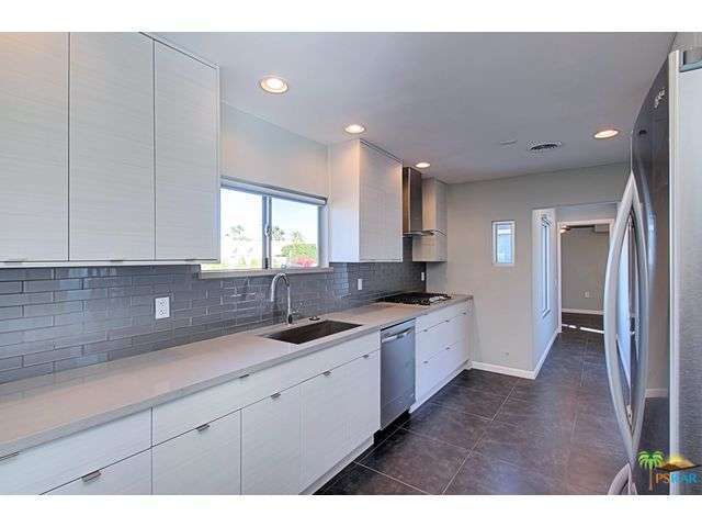 133 W San Carlos Rd, Palm Springs, United States 92262