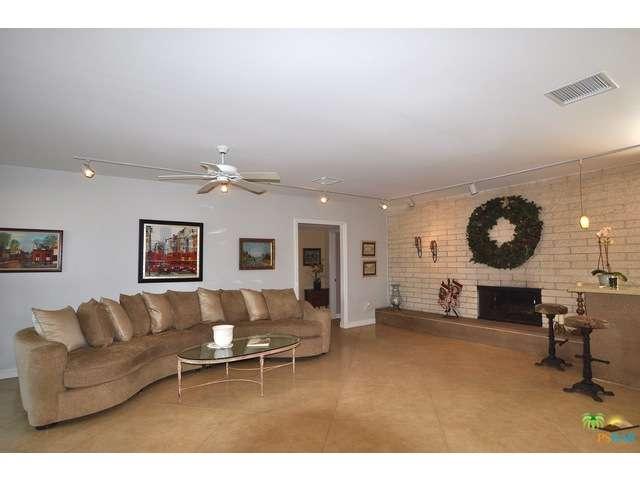 543 East MIRALESTE Court, Palm Springs, CA 92262