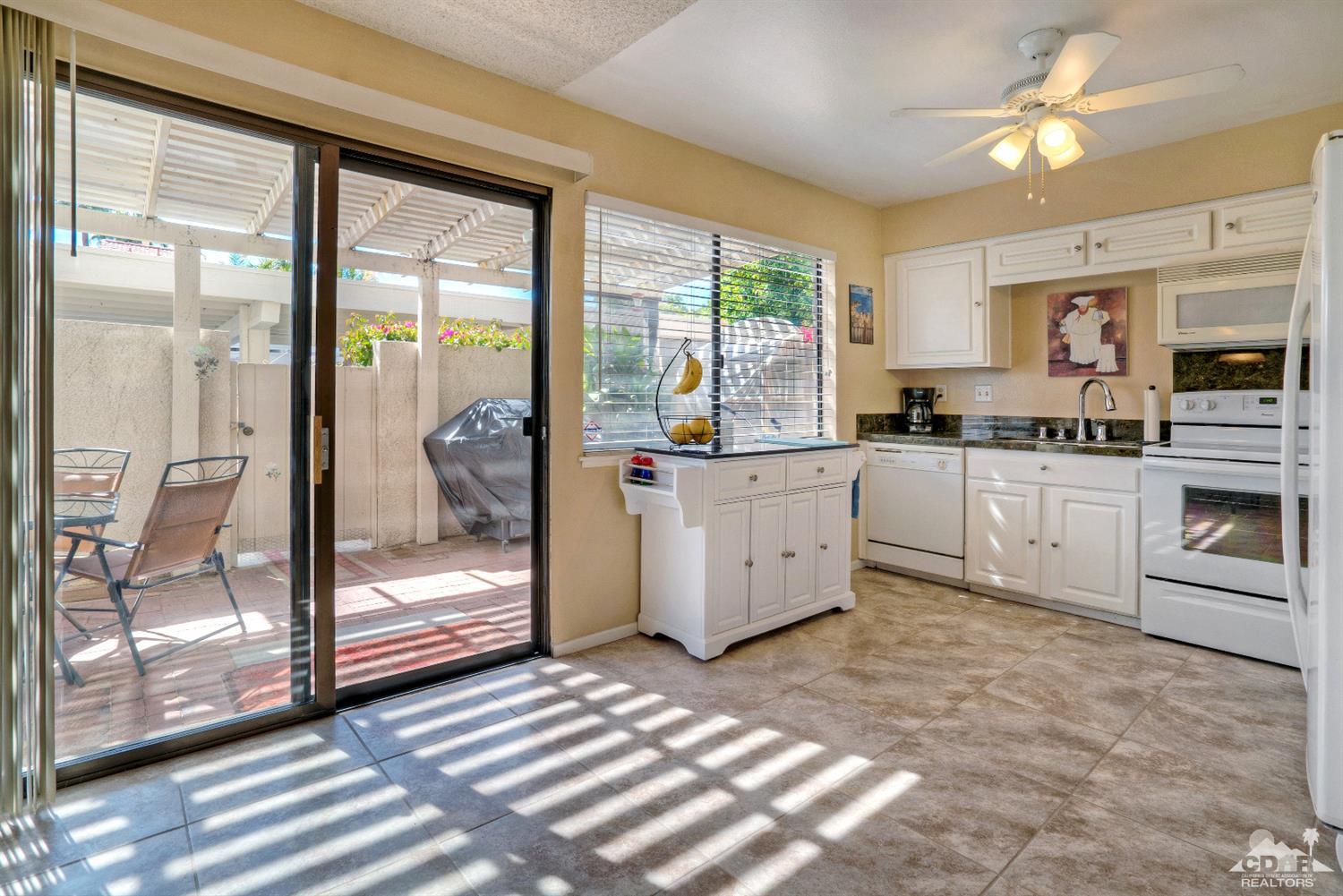 6087 Montecito Circle, Palm Springs, CA 92264