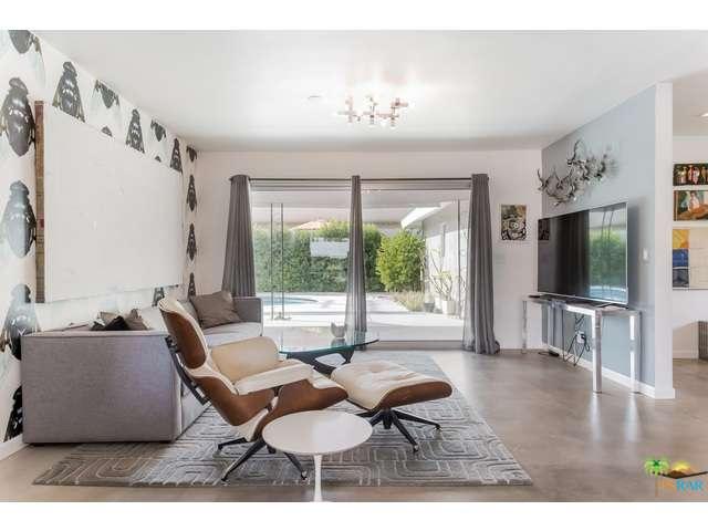 2033 South JOSHUA TREE Place, Palm Springs, CA 92264