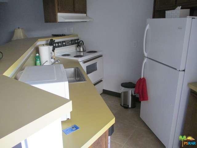 East WAVERLY, Palm Springs, CA 92264