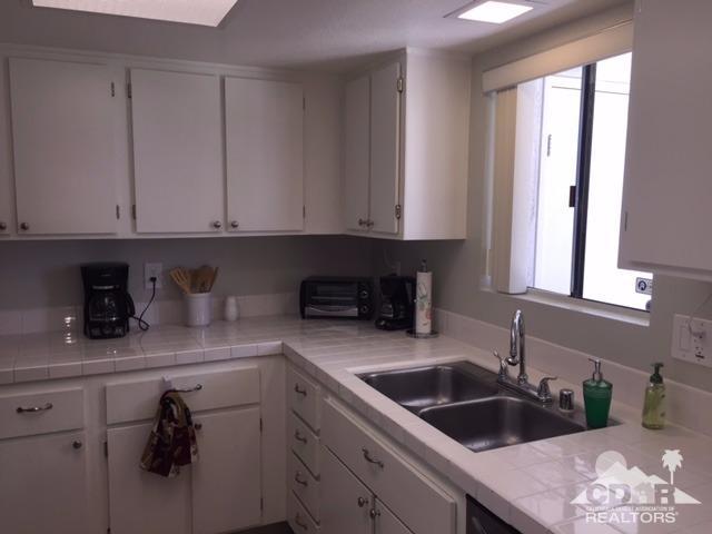 5301 East Waverly Drive, Palm Springs, CA 92264