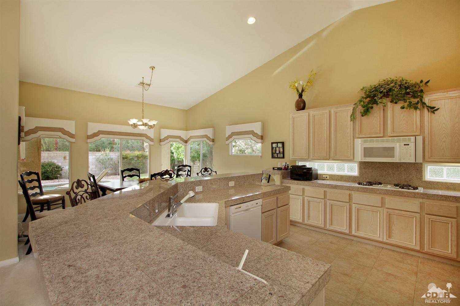 64 White Sun Way, Rancho Mirage, CA 92270