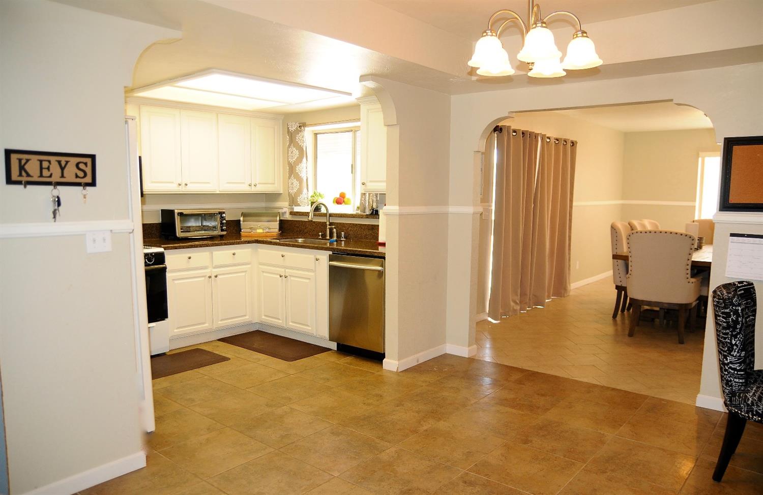 21173Minnetonka Rd, Apple Valley, CA 92307
