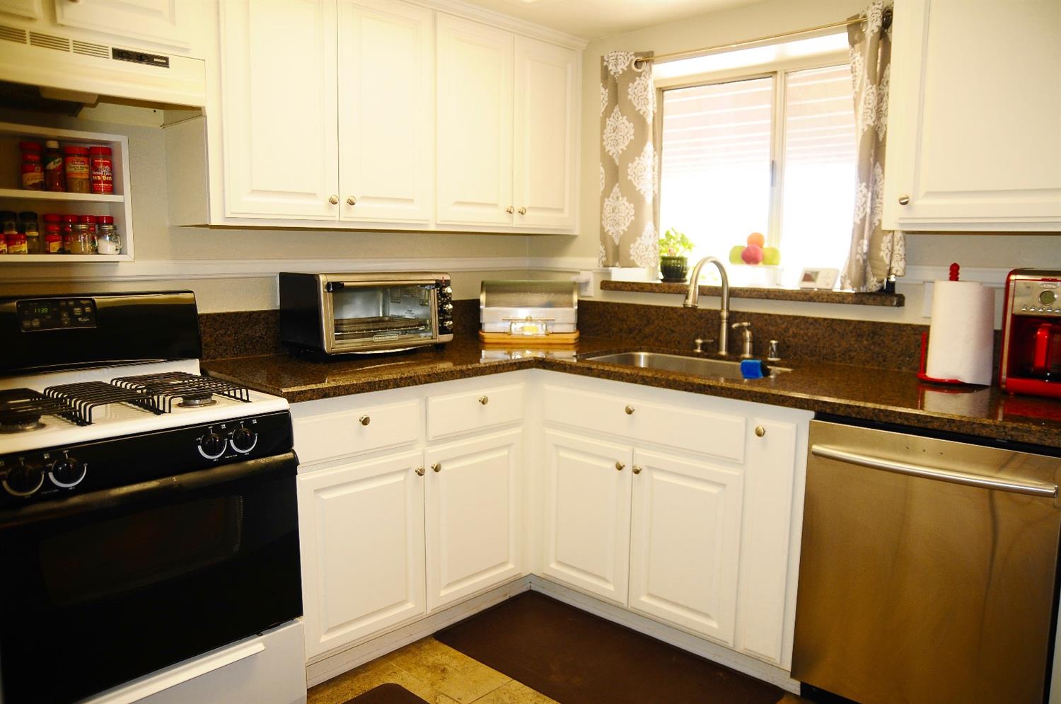 21173Minnetonka Rd, Apple Valley, CA 92307