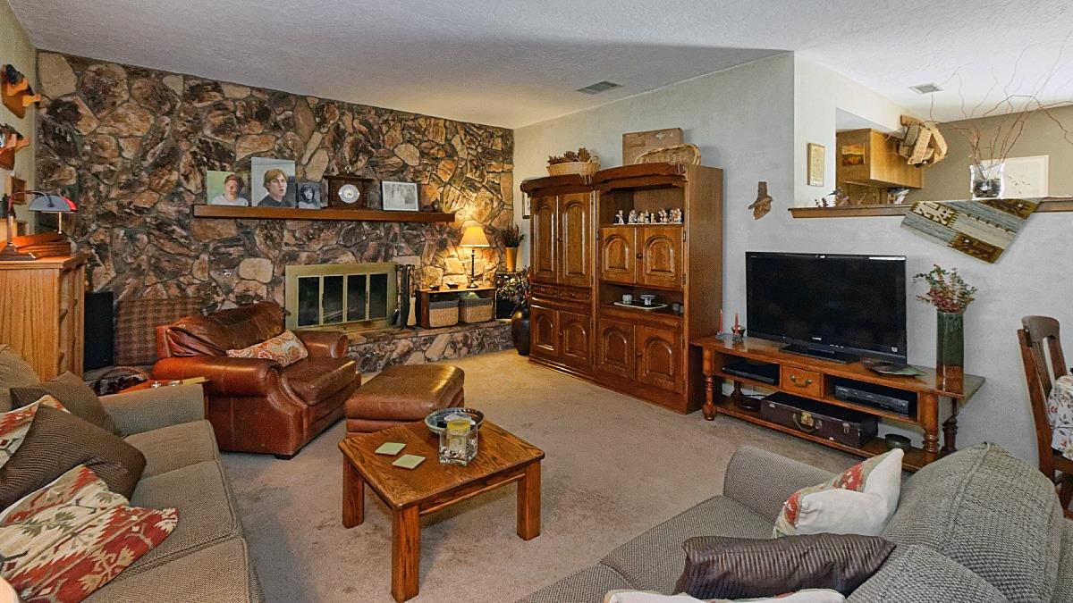 18595Seneca Court, Apple Valley, CA 92307