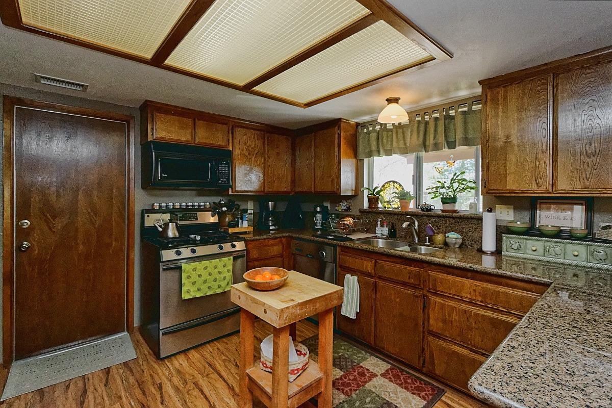 18595Seneca Court, Apple Valley, CA 92307