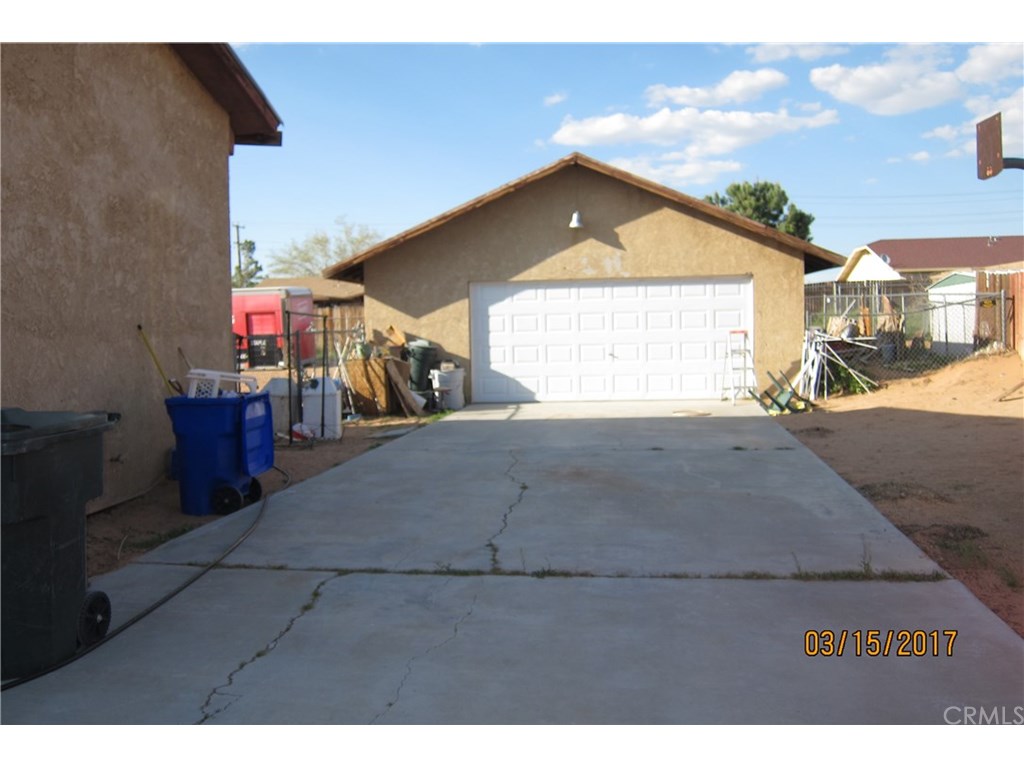 16754 Pauhaska Road, Apple Valley, CA 92307