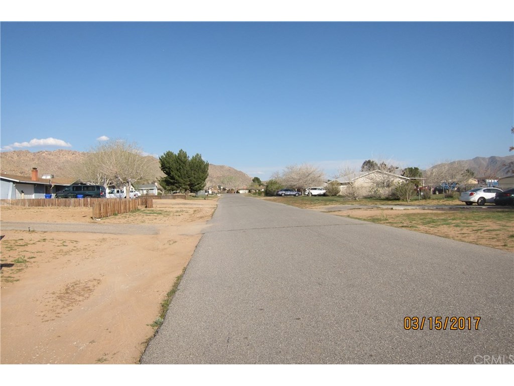 16754 Pauhaska Road, Apple Valley, CA 92307