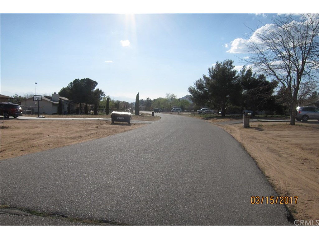 16754 Pauhaska Road, Apple Valley, CA 92307