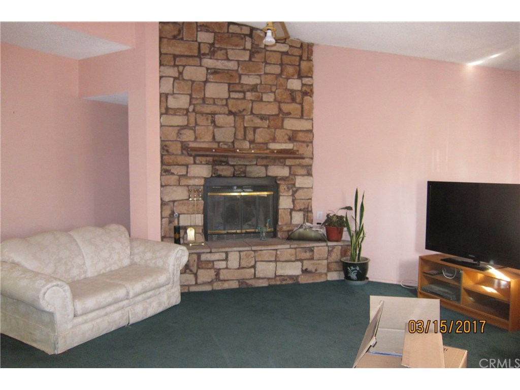 16754 Pauhaska Road, Apple Valley, CA 92307