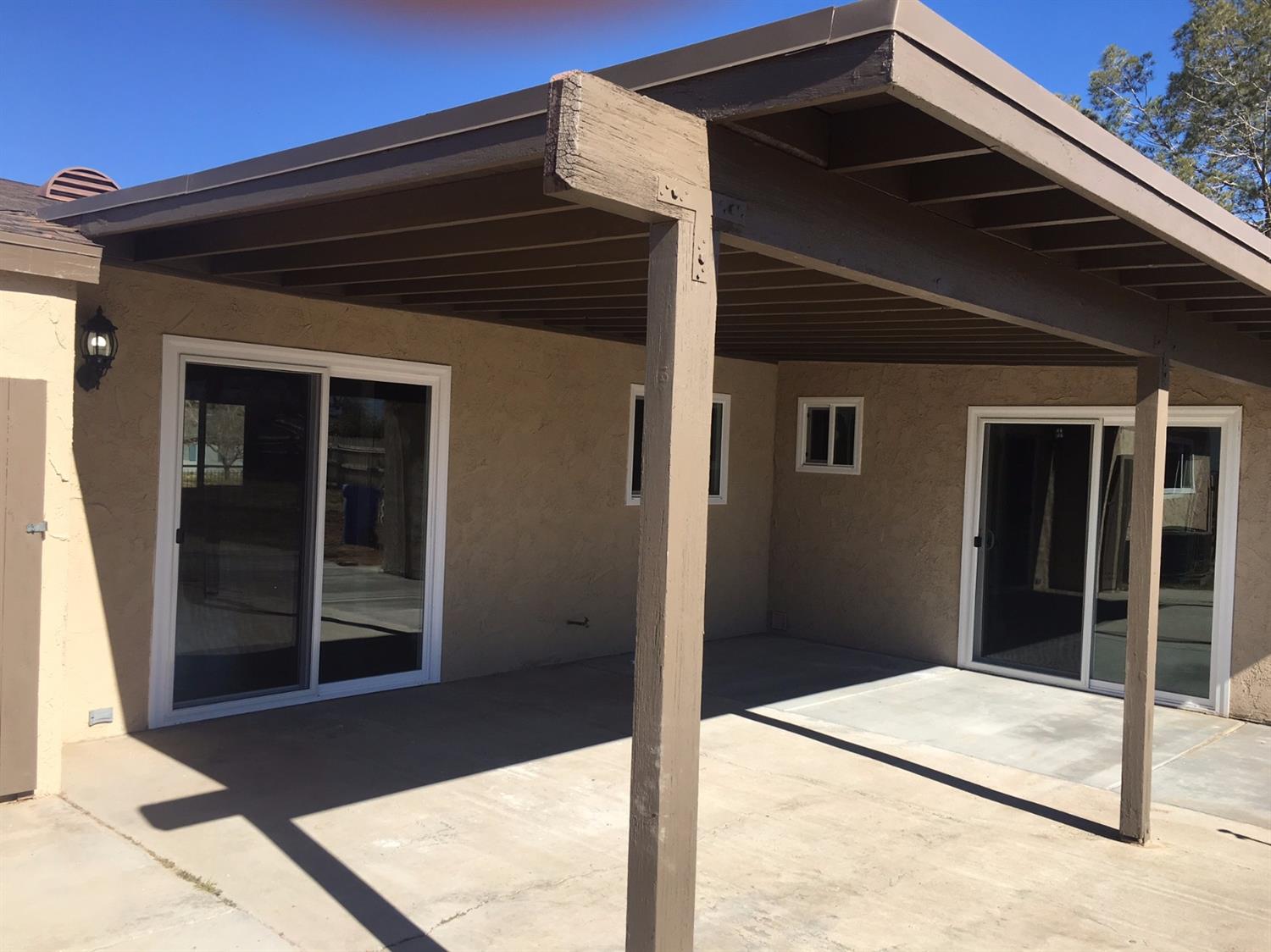 21011Lone Eagle Road, Apple Valley, CA 92308