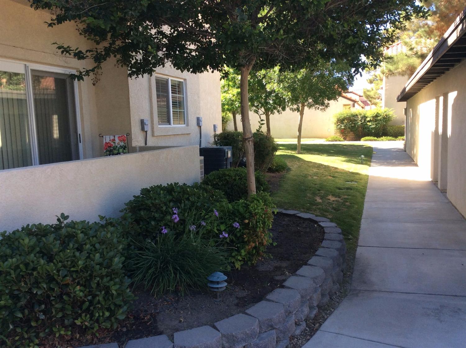 19255PALO VERDE DR Drive, Apple Valley, CA 92308