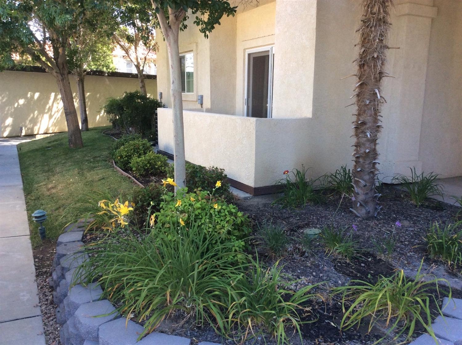 19255PALO VERDE DR Drive, Apple Valley, CA 92308