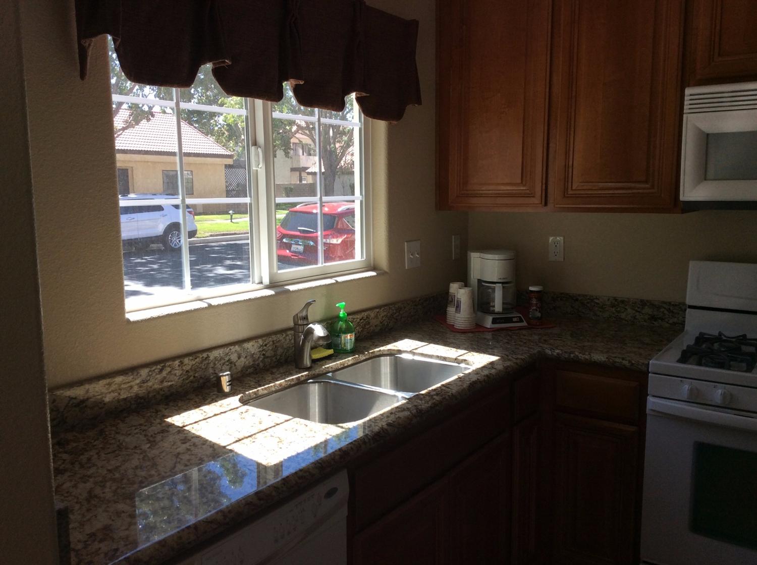 19255PALO VERDE DR Drive, Apple Valley, CA 92308