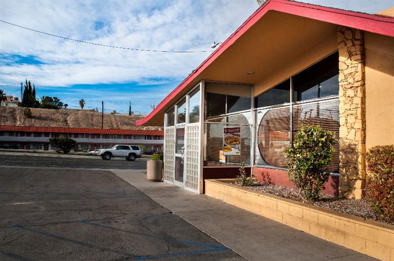 1201 East Main Street, Barstow, CA 92311