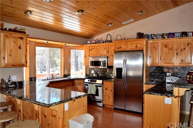1760 Angels Camp Road, Big Bear, CA 92314
